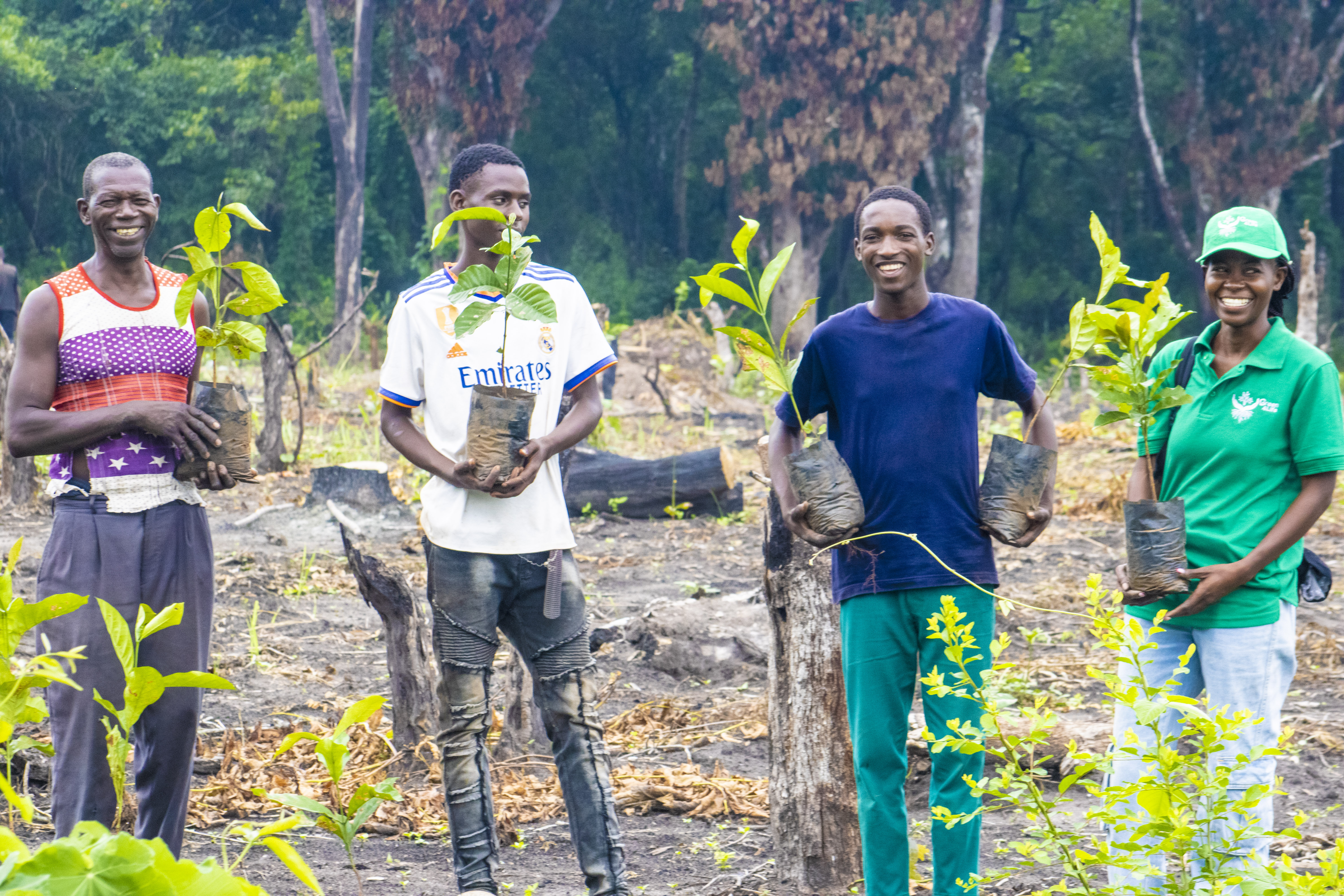 Green for Life founding team working on community project